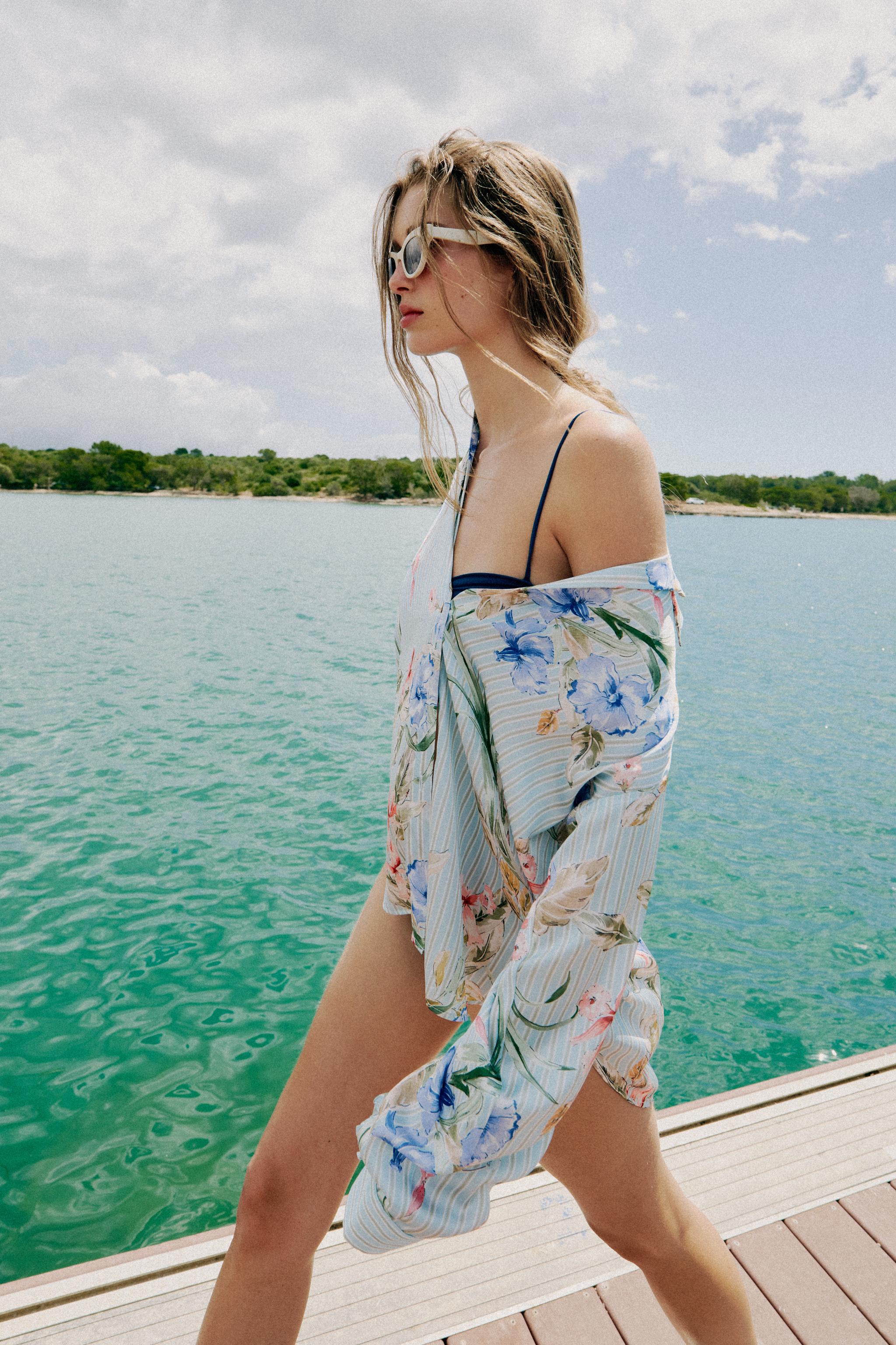 FLORAL PRINT SATIN EFFECT SHIRT